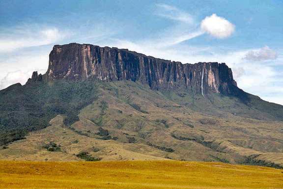 http://fernandod.com.br/images/textos/CACHOEIRA DO ARACA 3.jpg