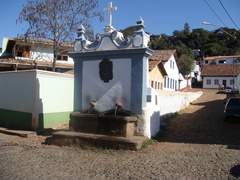 http://fernandod.com.br/images/textos/LENDA DO CHAFARIZ DO KAQUENDE 2.jpg